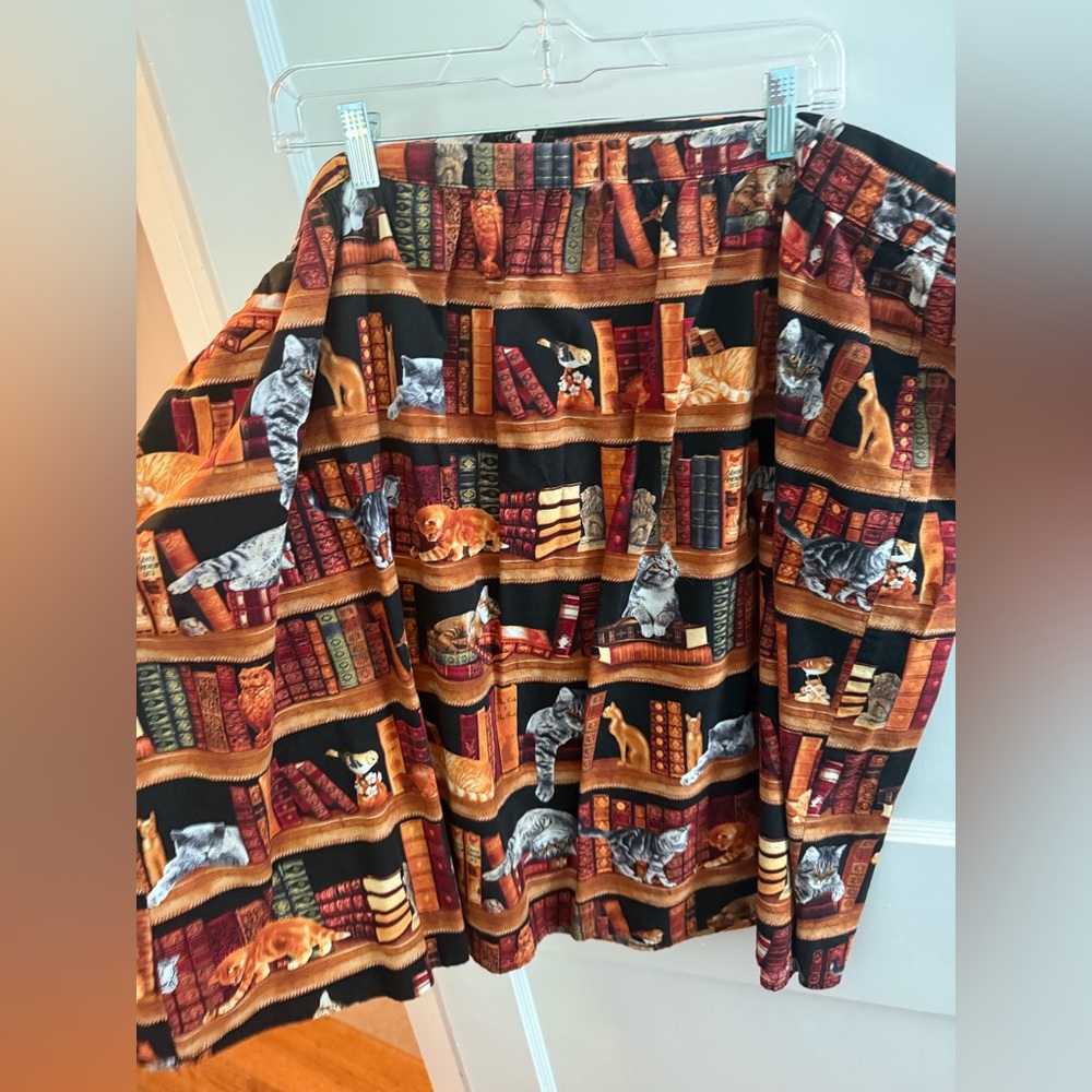 Retrolicious kittens and books skirt. Best skirt ever. Pockets! 3x